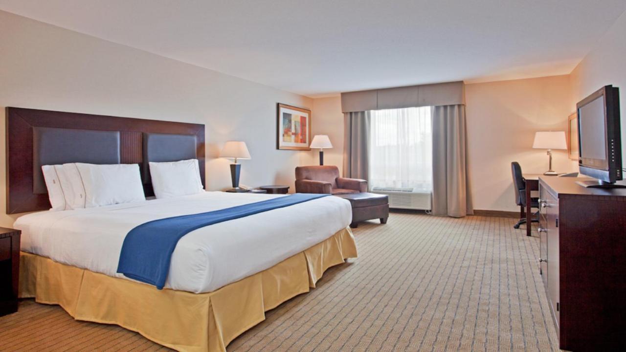 Holiday Inn Express Hotel & Suites Swift Current By Ihg Екстериор снимка