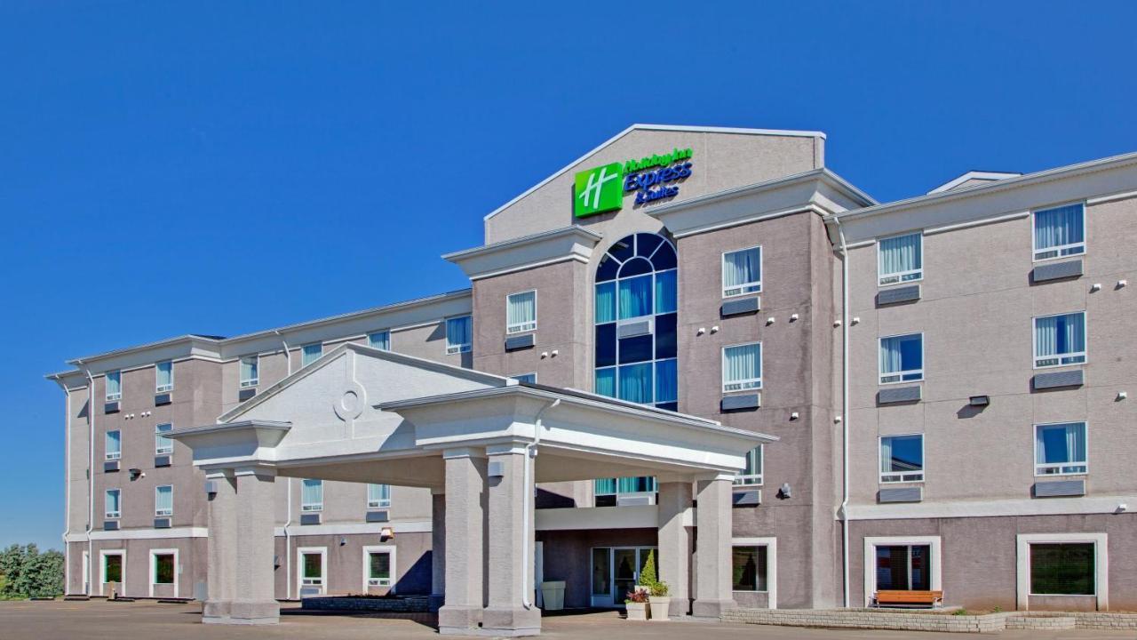 Holiday Inn Express Hotel & Suites Swift Current By Ihg Екстериор снимка